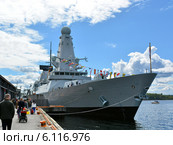 Британский эскадренный миноносец  HMS Duncan - новейший миноносец (на праздновании 200 -летия конституции Норвегии, Осло) (2014 год). Редакционное фото, фотограф Николай Гусев / Фотобанк Лори