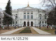 Главный корпус Томского государственного университета весной (2014 год). Стоковое фото, фотограф Сергей Суслов / Фотобанк Лори
