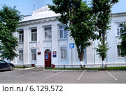 Город Верея, Советская площадь, здание Администрации (2014 год). Стоковое фото, фотограф Илюхина Наталья / Фотобанк Лори