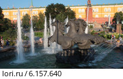 Фонтан с конями в Александровском саду в Москве (2014 год). Редакционное видео, видеограф Сергей Соболев / Фотобанк Лори