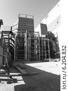 Монтаж металлических конструкций каркаса промышленного сооружения (2014 год). Редакционное фото, фотограф Валерий Акулич / Фотобанк Лори
