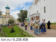 Сергиев Посад, Троице-Сергиева лавра. Празднование 700-летия со дня рождения преподобного Сергия Радонежского (2014 год). Редакционное фото, фотограф Игорь Долгов / Фотобанк Лори