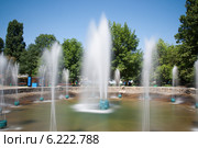 Фонтан в городском парке (2014 год). Редакционное фото, фотограф Игорь Дашко / Фотобанк Лори
