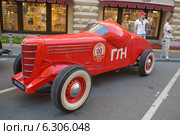 Автомобиль ГЛ-1 (реплика) на ретроралли Gorkyclassic, ГУМ, Москва (2014 год). Редакционное фото, фотограф Малышев Андрей / Фотобанк Лори