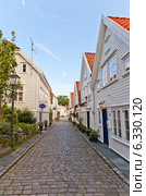 Улица в историческом центре (Gamle Stavanger) г. Ставангера, Норвегия (2014 год). Редакционное фото, фотограф Иван Марчук / Фотобанк Лори