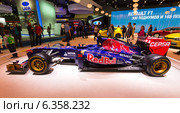 Scuderia Toro Rosso Formula One. Московский международный автомобильный салон 2014. Редакционное фото, фотограф Сергей Лаврентьев / Фотобанк Лори