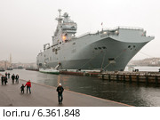"Мистраль" на Неве (2009 год). Редакционное фото, фотограф Александр Алексеев / Фотобанк Лори
