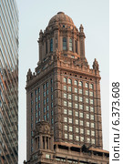 Low angle view of a building, Wabash Avenue, Chicago, Cook County, Illinois, USA. Стоковое фото, агентство Ingram Publishing / Фотобанк Лори