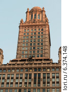 Low angle view of a building, Wabash Avenue, Chicago, Cook County, Illinois, USA. Стоковое фото, агентство Ingram Publishing / Фотобанк Лори
