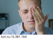 Males sore headache. Стоковое фото, агентство Ingram Publishing / Фотобанк Лори
