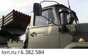 Российская армия. Реактивная Система Залпового Огня (РСЗО) 9К51М Торнадо-Г на выставке ОБОРОНЭКСПО 2014. Редакционное видео, видеограф Арташес Оганджанян / Фотобанк Лори