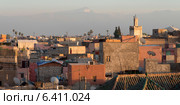 High angle view of buildings in a city, Medina, Marrakesh, Morocco (2012 год). Стоковое фото, агентство Ingram Publishing / Фотобанк Лори