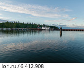 Boats along dock, Lake Winnipeg, Riverton, Hecla Grindstone Provincial Park, Manitoba, Canada. Стоковое фото, агентство Ingram Publishing / Фотобанк Лори