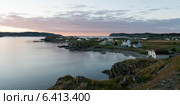 Houses along the coast, Twillingate, South Twillingate Island, Newfoundland And Labrador, Canada (2013 год). Стоковое фото, агентство Ingram Publishing / Фотобанк Лори
