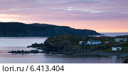 Houses along the coast, Twillingate, South Twillingate Island, Newfoundland And Labrador, Canada (2013 год). Стоковое фото, агентство Ingram Publishing / Фотобанк Лори