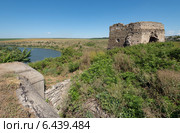 Руины замка 15-17 вв. и дота 20 в. возле с. Жванец (2014 год). Стоковое фото, фотограф Онищенко Виктор / Фотобанк Лори