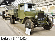 Грузовик ЗИС-5 "Трёхтонка" на ВДНХ (2014 год). Редакционное фото, фотограф Алёшина Оксана / Фотобанк Лори