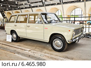 ВАЗ-2102 "Жигули" универсал на ВДНХ (2014 год). Редакционное фото, фотограф Алёшина Оксана / Фотобанк Лори