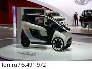 Toyota I-ROAD. Московский автосалон 2014. Редакционное фото, фотограф Владимир Тучин / Фотобанк Лори