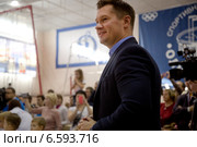 Четырехкратный олимпийский чемпион Алексей Немов во время открытого мастер-класса для для воспитанников спортивных школ Москвы и Подмосковья в гимнастическом зале Динамо на стадионе Олимпийский (2014 год). Редакционное фото, фотограф Николай Винокуров / Фотобанк Лори