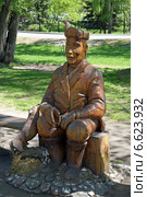 Скульптурная композиция в парке. Село Сростки, Алтайский край (2014 год). Редакционное фото, фотограф Григорий Писоцкий / Фотобанк Лори