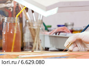 painter works on new icon with brush. Стоковое фото, фотограф Яков Филимонов / Фотобанк Лори