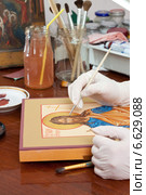 Iconographer makes new icon. Стоковое фото, фотограф Яков Филимонов / Фотобанк Лори