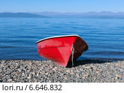 Лодка на берегу. Стоковое фото, фотограф Артем Мишуков / Фотобанк Лори