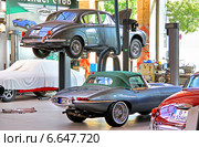 Workshop of the museum of vintage cars Classic Remise (2014 год). Редакционное фото, фотограф Art Konovalov / Фотобанк Лори