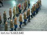 Офицеры Первой мировой войны (реконструкция) на военно-музыкальном фестивале Спасская башня на Красной площади в Москве. Репортаж (2014 год). Редакционное фото, фотограф Pukhov K / Фотобанк Лори