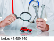 car is examined by doctor. Стоковое фото, фотограф Erwin Wodicka / Фотобанк Лори