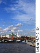 Вид на Кремль и Большой каменный мост. Москва, Россия. (2013 год). Стоковое фото, фотограф Анна Павлова / Фотобанк Лори
