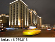 Охотный Ряд и здание Государственной Думы Федерального Собрания РФ. Ночная Москва (2014 год). Редакционное фото, фотограф Валерия Попова / Фотобанк Лори