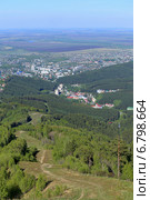Вид с горы Церковка на город-курорт Белокуриха, Алтайский край (2014 год). Стоковое фото, фотограф Григорий Писоцкий / Фотобанк Лори
