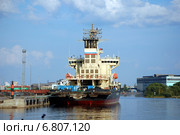 Канонерский остров, грузовой морской порт. Санкт-Петербург (2013 год). Стоковое фото, фотограф Светлана Колобова / Фотобанк Лори