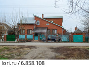 Современный деревенский кирпичный дом в Краснодарском крае (2015 год). Редакционное фото, фотограф Илья Пермяков / Фотобанк Лори
