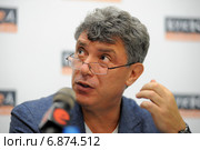 Борис Немцов, российский политик (2013 год). Редакционное фото, фотограф Галина Попова / Фотобанк Лори