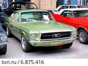 Ford Mustang (2014 год). Редакционное фото, фотограф Art Konovalov / Фотобанк Лори