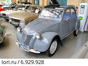 Citroen 2CV (2014 год). Редакционное фото, фотограф Art Konovalov / Фотобанк Лори