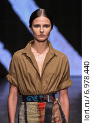 NEW YORK, NY - SEPTEMBER 08: Model Vasilisa Pavlova walk the runway at Donna Karan New York during MBFW Spring 2015 at 547 West 26th Street on September 8, 2014 in NYC. Редакционное фото, фотограф Anton Oparin / Фотобанк Лори