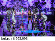 LONDON, ENGLAND - DECEMBER 02: Singer Ariana Grande performs at the annual Victoria's Secret fashion show on December 2, 2014 in London, England. Редакционное фото, фотограф Anton Oparin / Фотобанк Лори
