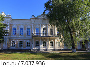 Смолинский дворец в Кургане (2014 год). Редакционное фото, фотограф Анатолий Матвейчук / Фотобанк Лори