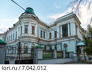 Город Саратов. Особняк Столыпина. С 1930-х годов здесь находится областной противотуберкулезный диспансер (2014 год). Стоковое фото, фотограф Сергей Лаврентьев / Фотобанк Лори
