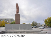 Памятник Ленину. Город Ачинск (2013 год). Редакционное фото, фотограф Светлана Попова / Фотобанк Лори
