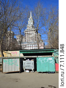 Помойка в Чапаевском переулке в Москве (2015 год). Редакционное фото, фотограф lana1501 / Фотобанк Лори