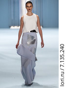 NEW YORK, NY - FEBRUARY 16: Model Vasilisa Pavlova walks the runway wearing Carolina Herrera Fall 2015 Collection during MBFW at Lincoln Center on February 16, 2015 in NYC. Редакционное фото, фотограф Anton Oparin / Фотобанк Лори