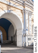Арка дворца Петра Первого на Яузе, 2-я Бауманская улица, 3 (2015 год). Стоковое фото, фотограф Алёшина Оксана / Фотобанк Лори