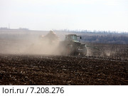 Сев злаковых культур в ООО "Краснокутское" Ростовской области (2015 год). Редакционное фото, фотограф Виктор Филиппович Погонцев / Фотобанк Лори