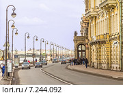 Уличные фонари на Дворцовой набережной Невы. Санкт-Петербург (2015 год). Редакционное фото, фотограф Владимир Сергеев / Фотобанк Лори