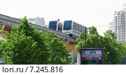 Поезда монорельсовой дороги в Москве (2012 год). Редакционное фото, фотограф Алёшина Оксана / Фотобанк Лори